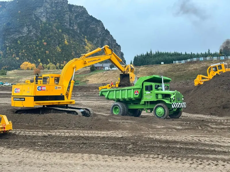 Vintage earthmoving machinery at work. The working arena is the heart of Central Otago Tracks & Wheels.